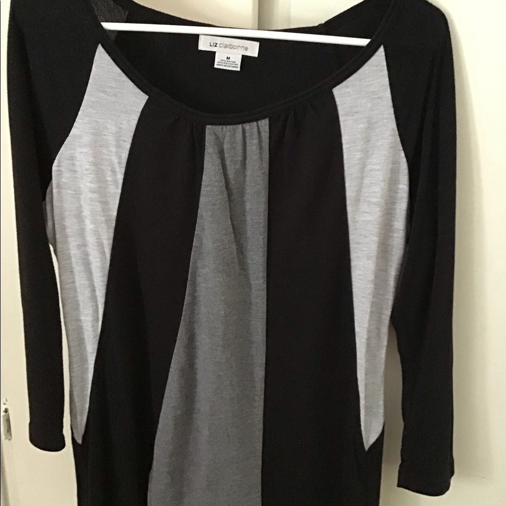 Liz Claiborne top, loose fit. Very comfortable!
